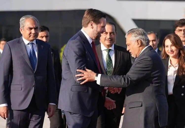 خروج هیات آمریکایی از پاکستان / عکس