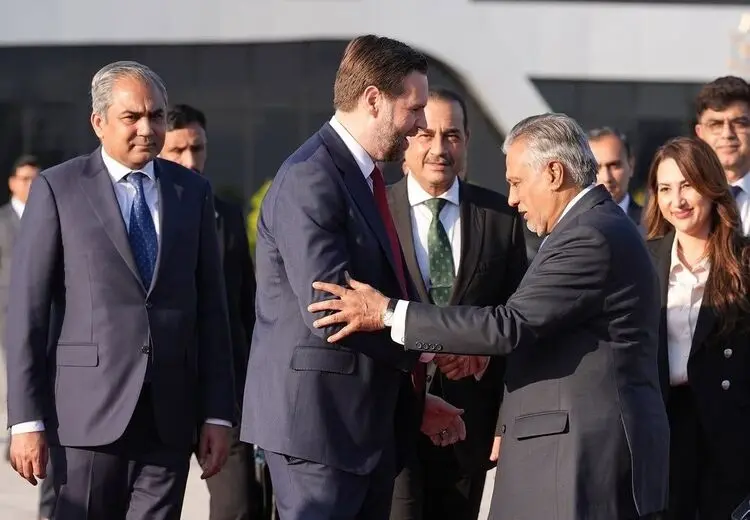 خروج هیات آمریکایی از پاکستان / عکس