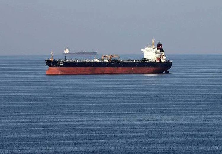 وال‌‌استریت‌ژورنال: شرکت‌های آمریکایی از بیم اقدام تلافی‌جویانه تهران، تمایلی به خرید ۸۰۰ هزار بشکه نفت توقیف‌شده ایران را ندارند