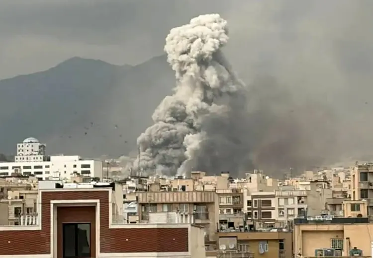 معمای قارچی‌شکل انفجارها /چرا دود انفجارها در تهران به شکل قارچ دیده می‌شود؟