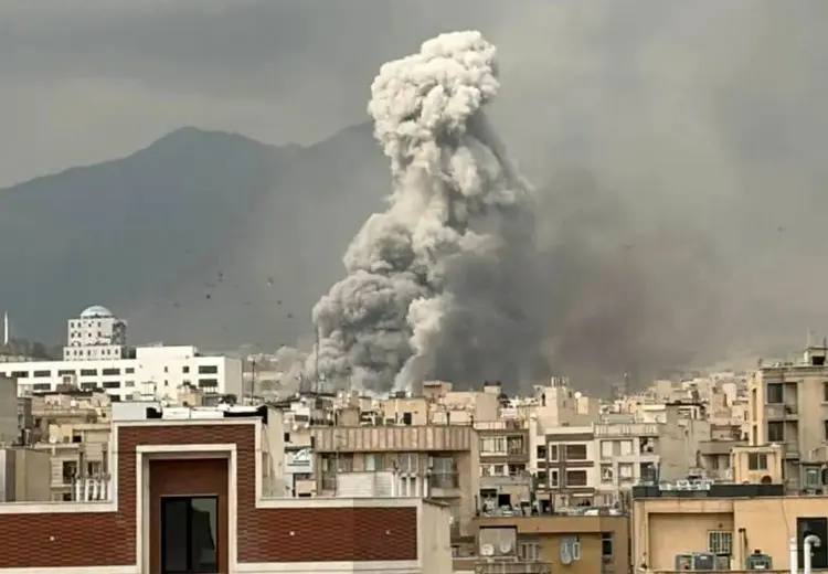 معمای قارچی‌شکل انفجارها /چرا دود انفجارها در تهران به شکل قارچ دیده می‌شود؟