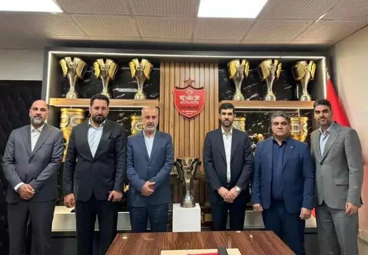وزیر ورزش به پرسپولیسی ها قول مساعدت داد