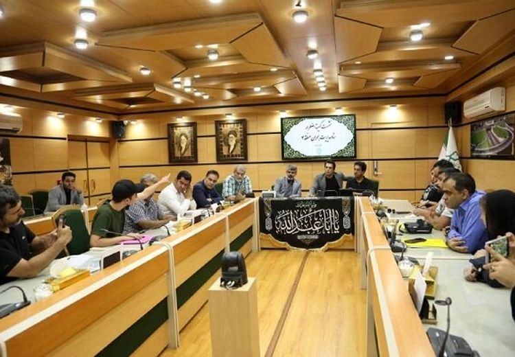 بازیگر جنجالی سر از جلسه مدیریت بحران تهران درآورد!