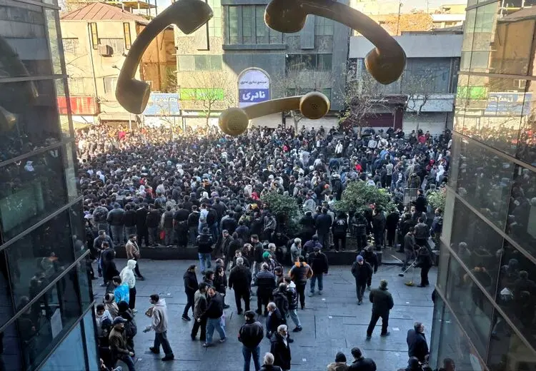 چرا گروهی چشم به پهلوی دوختند؟