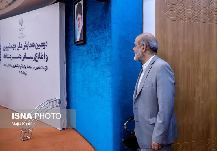 چرا وزیر کشور بر ادامه مسئولیت معاون سیاسی اصرار دارد؟