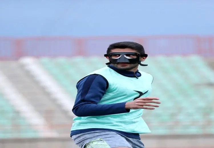 مدافع شمس آذر هم نقاب‌پوش شد + عکس