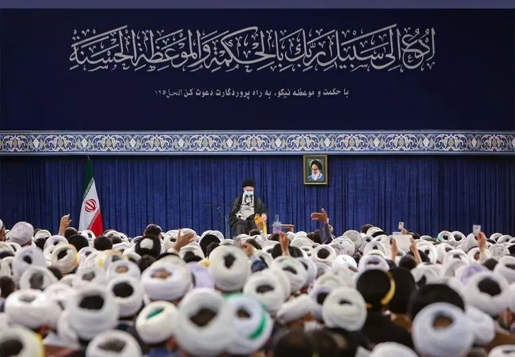 رهبر انقلاب:  در تبلیغ به مبانی فکری جبهه مقابل حمله کنید/ نسبت به تبلیغ نگرانم/ اگر ایمان مردم نباشد نظام نخواهد بود.
