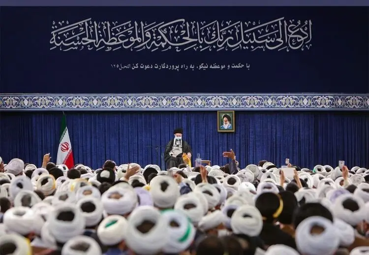 رهبر انقلاب:  در تبلیغ به مبانی فکری جبهه مقابل حمله کنید/ نسبت به تبلیغ نگرانم/ اگر ایمان مردم نباشد نظام نخواهد بود.