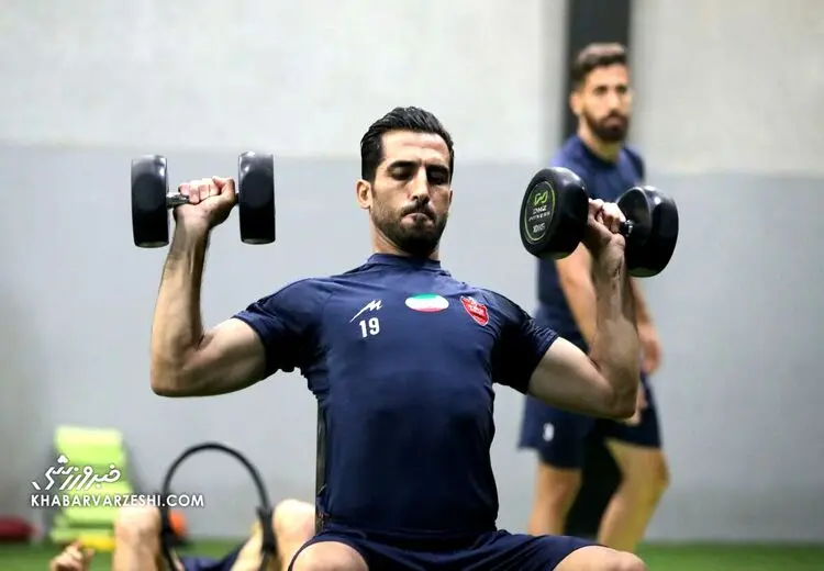 گاریدو هم پست دفاع چپ پرسپولیس را به وحید داد 