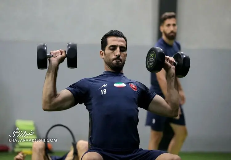 گاریدو هم پست دفاع چپ پرسپولیس را به وحید داد 