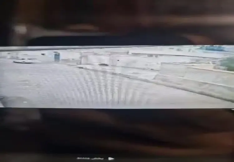  لحظه شوکه‌کننده برخورد پراید با عابر پیاده