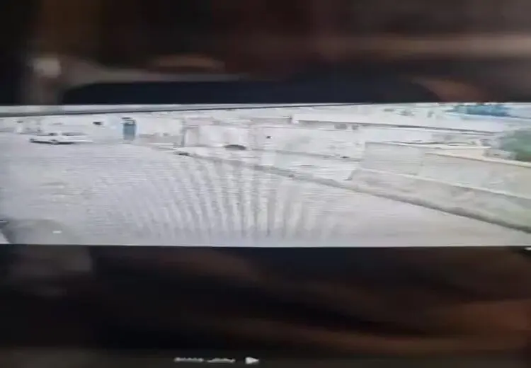  لحظه شوکه‌کننده برخورد پراید با عابر پیاده