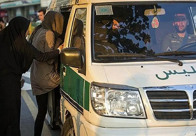 واکنشها به بازگشت ارشاد به خیابانها/ از تاکید بر خلاف شرع و عقل رفتار ماموران تا هشدار درباره به تقابل کشاندن جامعه