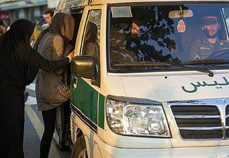 واکنشها به بازگشت ارشاد به خیابانها/ از تاکید بر خلاف شرع و عقل رفتار ماموران تا هشدار درباره به تقابل کشاندن جامعه