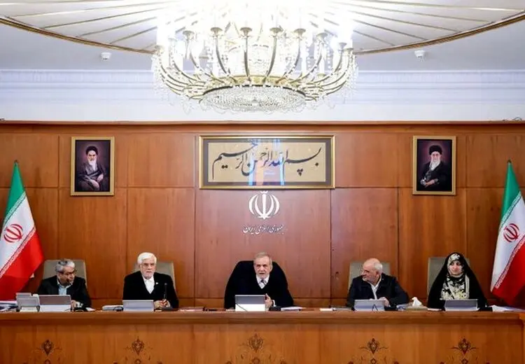 افزایش عیدی کارکنان دولت از 5 و نیم به ۱۰ میلیون تومان