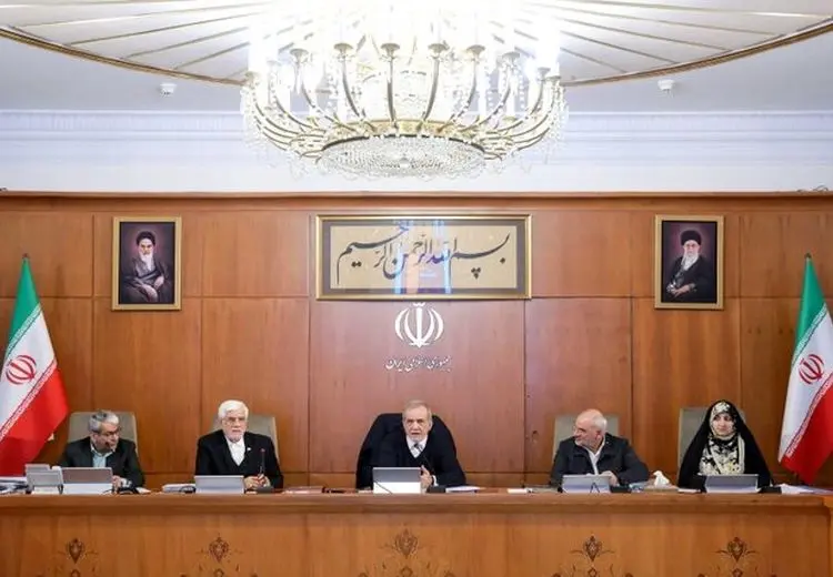 افزایش عیدی کارکنان دولت از 5 و نیم به ۱۰ میلیون تومان