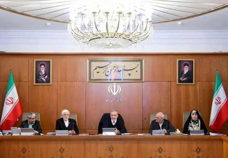 افزایش عیدی کارکنان دولت از 5 و نیم به ۱۰ میلیون تومان