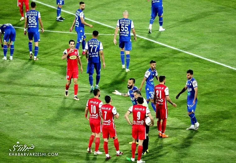 درخواست استقلال: دربی باز هم عقب بیفتد