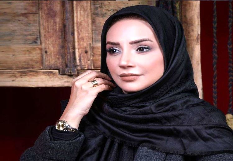 بازیگر ایرانی گوینده رادیو در دبی شد + فیلم