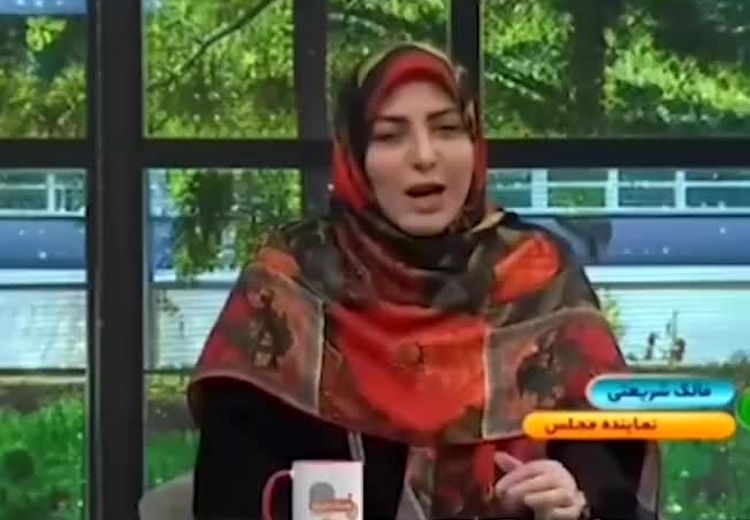 انتقاد مجری تلویزیون به مجلس: وقتی همه ساعت 6 باید سرکار باشند چرا مجلس ساعت 8 جلسه دارد؟