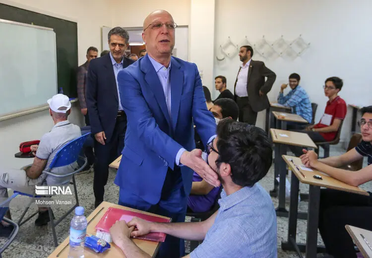 بازدید زلفی‌گل از کنکور