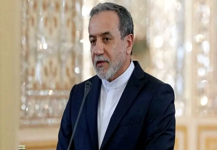 زبان بدن وزیر خارجه عربستان در دیدار با عراقچی + فیلم