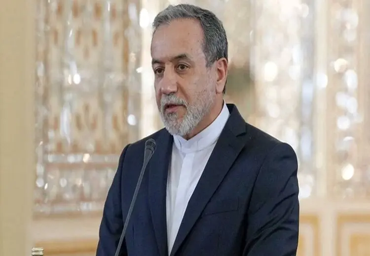 زبان بدن وزیر خارجه عربستان در دیدار با عراقچی + فیلم