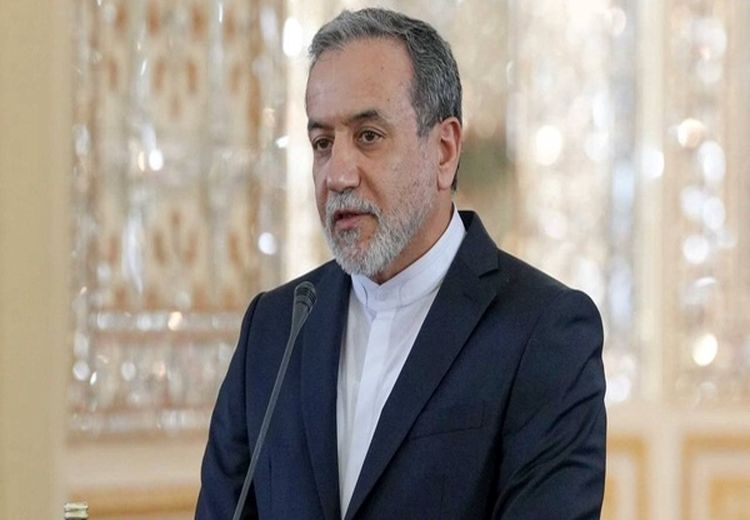 زبان بدن وزیر خارجه عربستان در دیدار با عراقچی + فیلم
