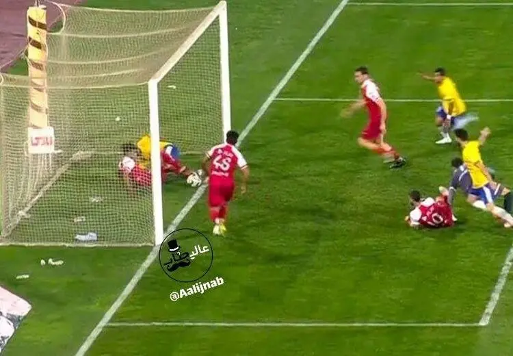 عکس‌هایی از لحظه فریزشده گل دوم صنعت نفت به پرسپولیس