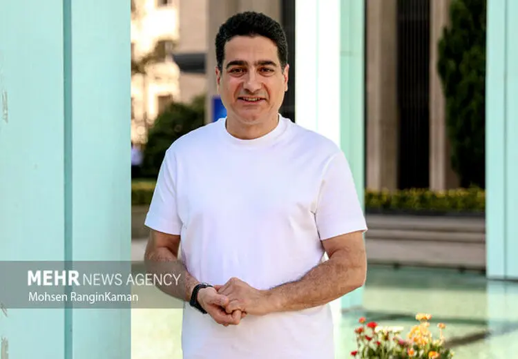 موسیقی سنتی را رد نمی‌کنم اما باید با نسل جدید همراه شد/ دنبال تجربه‌های نو هستم