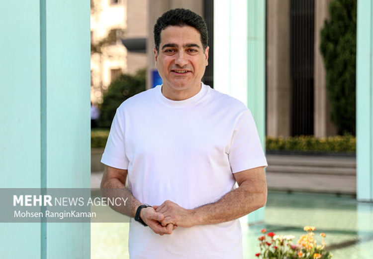 موسیقی سنتی را رد نمی‌کنم اما باید با نسل جدید همراه شد/ دنبال تجربه‌های نو هستم