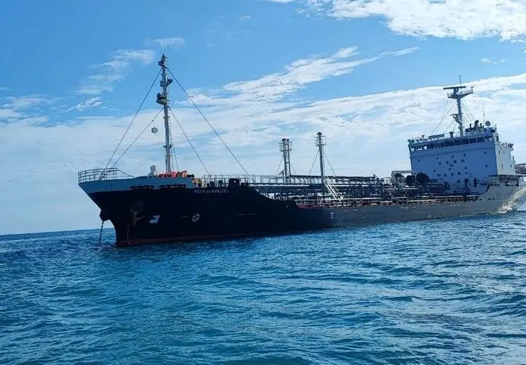 جزئیات توقیف نفتکش خارجی حامل ۴ میلیون لیتر سوخت قاچاق در خلیج فارس به ارزش 700 میلیارد تومان