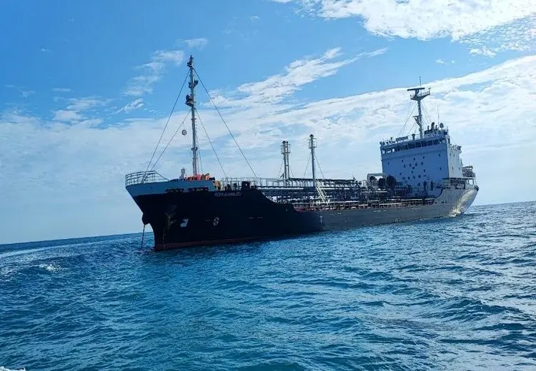 جزئیات توقیف نفتکش خارجی حامل ۴ میلیون لیتر سوخت قاچاق در خلیج فارس به ارزش 700 میلیارد تومان