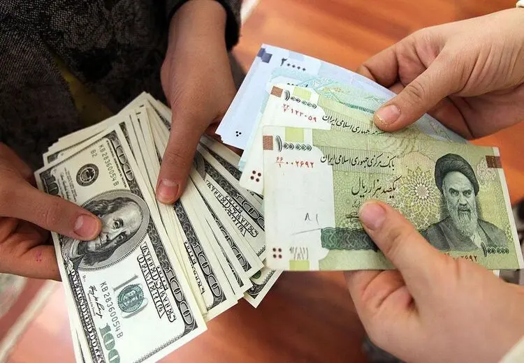 عقب نشینی قیمت دلار به ۶۷ هزار تومان