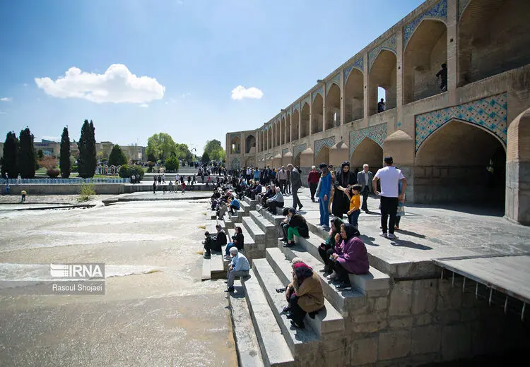 اوضاع آب اصفهان خوب نیست | زاینده رود فقط یک‌سوم آب دارد