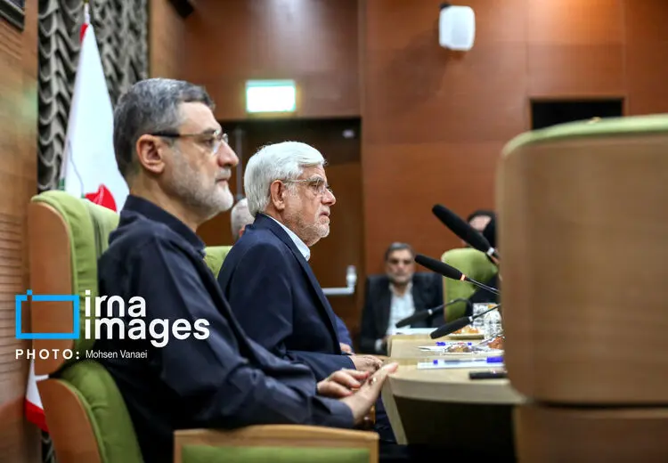 تودیع و معارفه قاضی زاده هاشمی و اوحدی در بنیاد شهید و امور ایثارگران