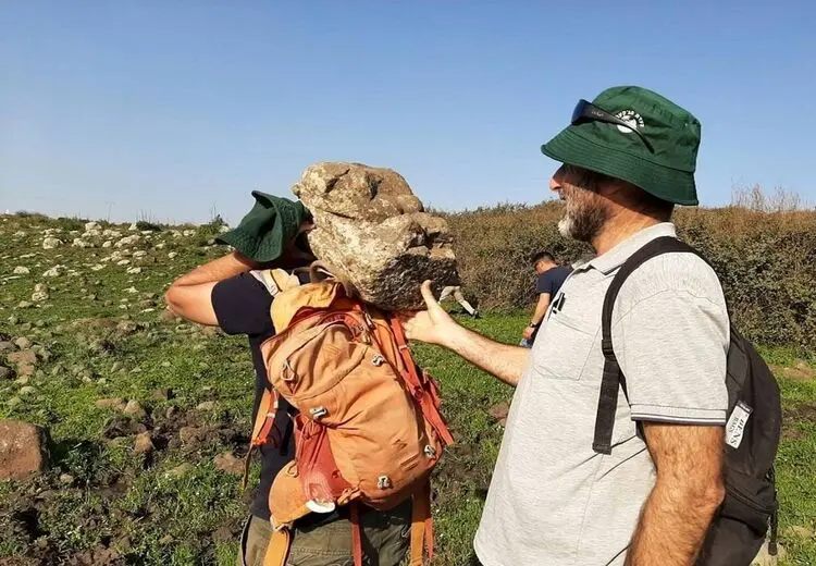 کشف دو اثر باستانی توسط دانش‌آموزان خوش‌شانس فلسطینی در یک روز! + عکس