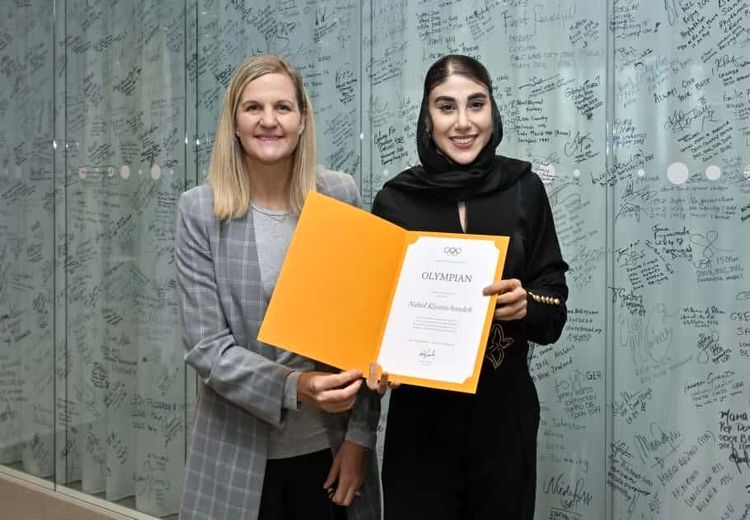 امضای ناهید کیانی روی دیوار المپیک 