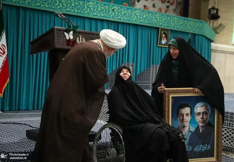 حضور مادر شهیدان حسن و محمد باقری در دیدار امروز زنان با رهبر انقلاب  