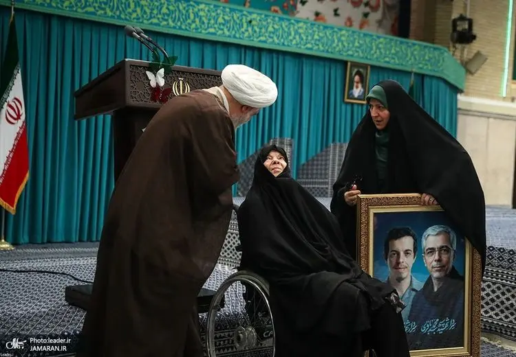 حضور مادر شهیدان حسن و محمد باقری در دیدار امروز زنان با رهبر انقلاب  