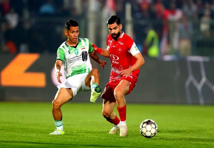 سینا خادم پور: بازیکن پرسپولیس مرا درو کرد اما نمی‌دانم چرا داور پنالتی نگرفت