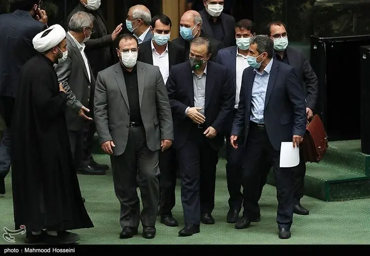 اعتراض برخی نمایندگان به حضور وزیر پیشنهادی صمت در مجلس
