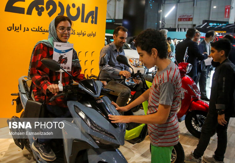 شرط صدور گواهینامه موتور برای زنان اعلام شد