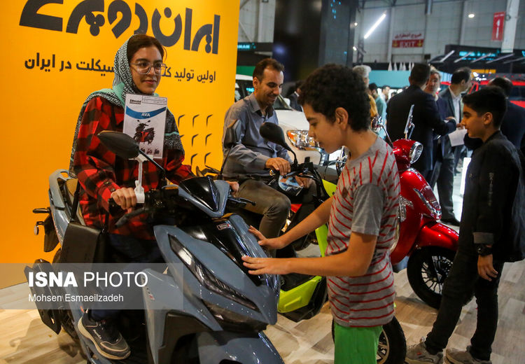 شرط صدور گواهینامه موتور برای زنان اعلام شد