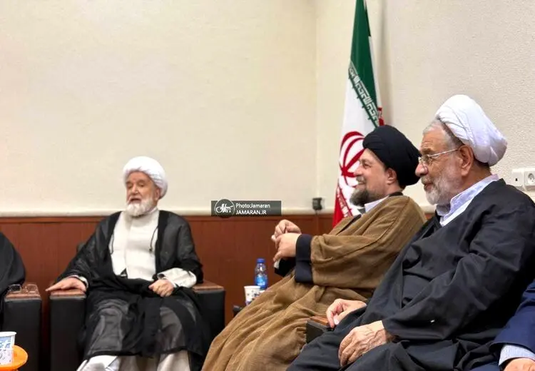 دیدار مهدی کروبی با سید حسن خمینی