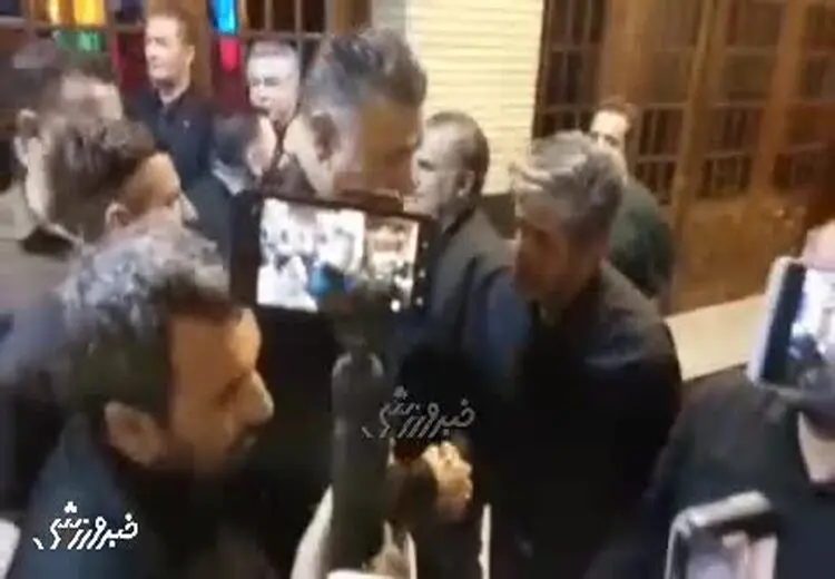 تصاویر حضور علی دایی در مجلس ختم مادر کریم باقری