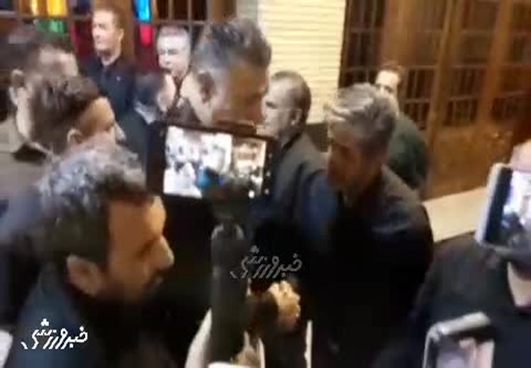 تصاویر حضور علی دایی در مجلس ختم مادر کریم باقری