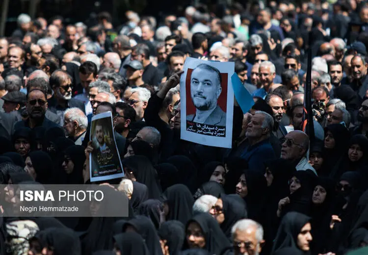 تبریک خانواده شهید امیرعبداللهیان به عراقچی 