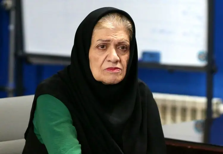 اشک‌های همسر اسطوره استقلال پس از حرکت ویژه فدراسیون فوتبال + عکس