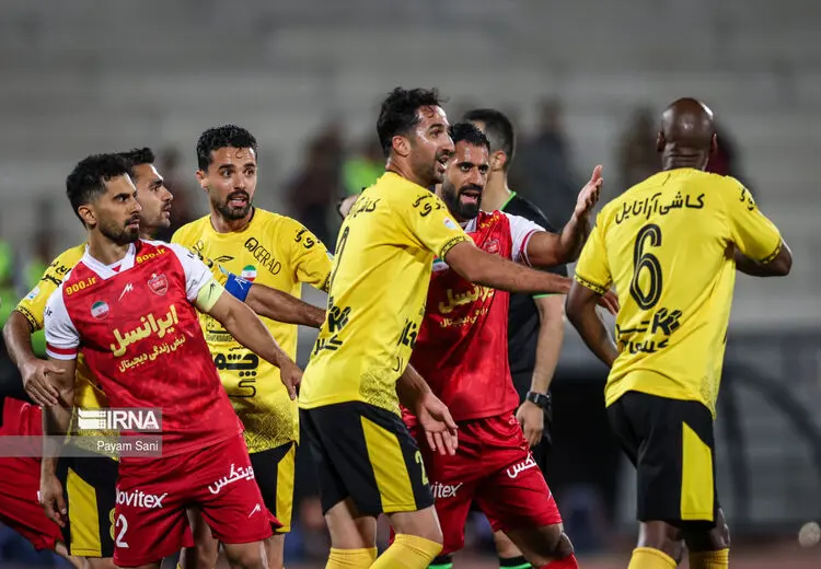 احضار نمایندگان پرسپولیس و سپاهان به کمیته انضباطی